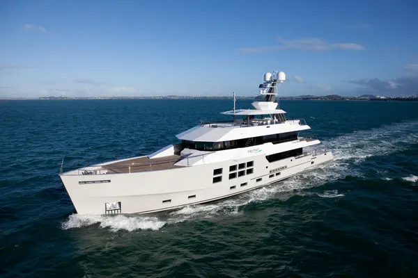 yacht