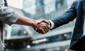What habits do real estate industry leaders consistently practise?